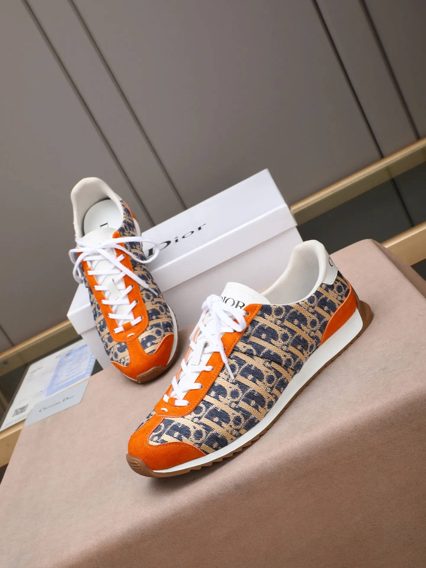 Men's shoes💰440 Dior【Dior】😘😘High-end series of casual men's shoes, simple and elegant👍👍👍The upper is made of first-layer genuine leather spliced ​​with Dior's special material [sun][sun]; imported first-layer sheepskin lining; special outsole, wear-resistant, lightweight, the overall design is harmonious and unified without lacking personality 👣🌟✨You deserve it! Multiple colors to choose from! 😍Size 38～44. (45 custom-made) The picture above is a big seller🔥🔥🔥